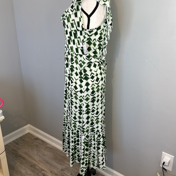 Time & Tru Green Ruffle Aztec Spring Easter Maxi Dress NWT - Picture 4 of 9